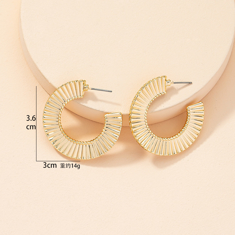 Chic C-Shaped Geometric Earrings - Trendy European Style Jewelry for Online Celebrities