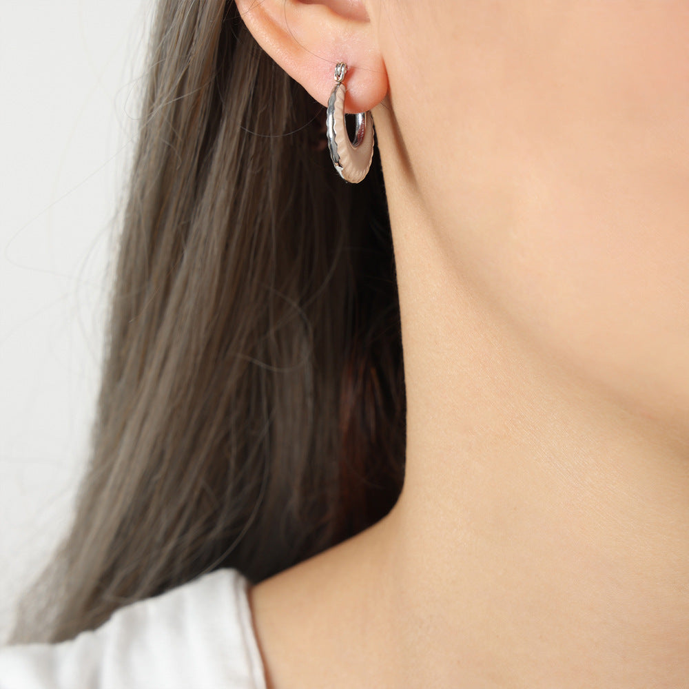 Golden Geometric Retro Earrings with Niche Design