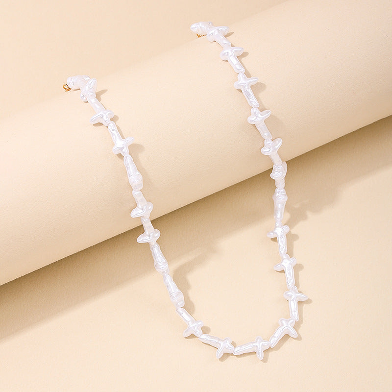 Elegant White Pearl Necklace with a Touch of Fairy Glamour