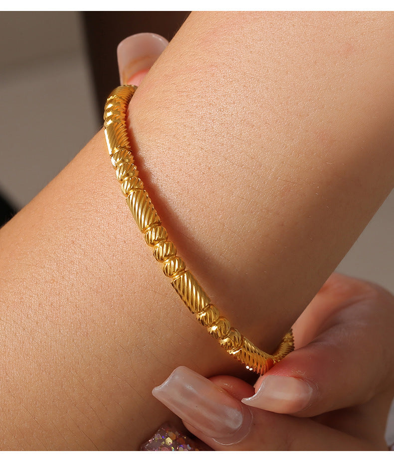 Chic Minimalist Gold Plated Bracelet with Geometric Bead Design