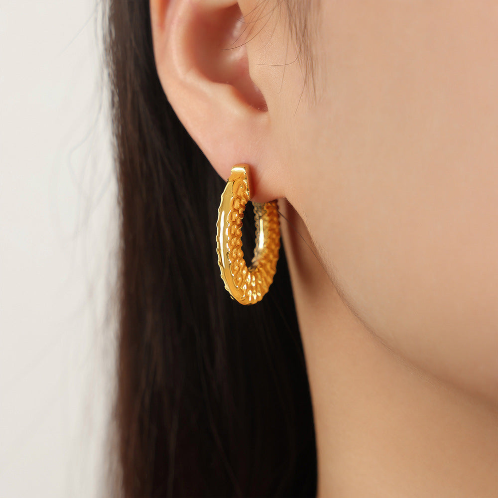 Exaggerated Geometric U-Shaped Earrings in Gold for Women