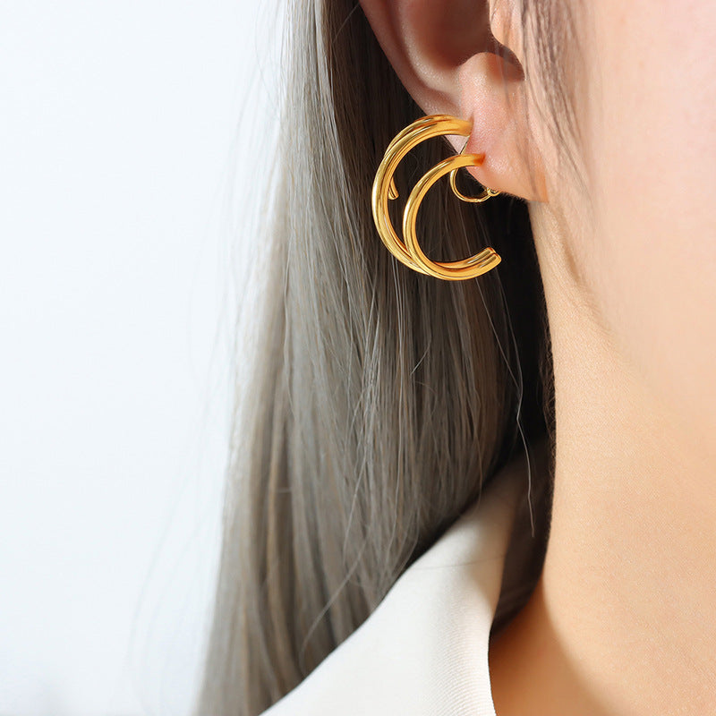 Elegant Geometric C-Shaped Earrings in 18K Gold-Plated Titanium Steel