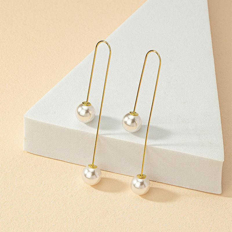 Exquisite Pearl Earrings with a Touch of Sophistication