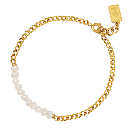 Elegant Pearl Bracelet in Retro Style with Titanium Steel Chain and Gold Plating