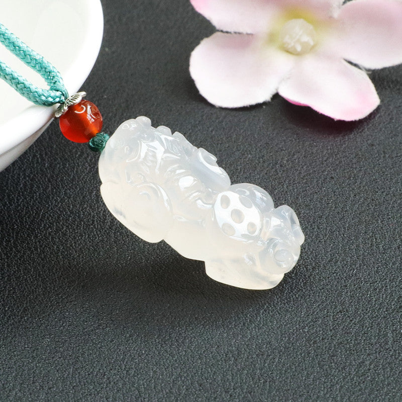 Natural White Chalcedony Pixiu Pendant Jewelry