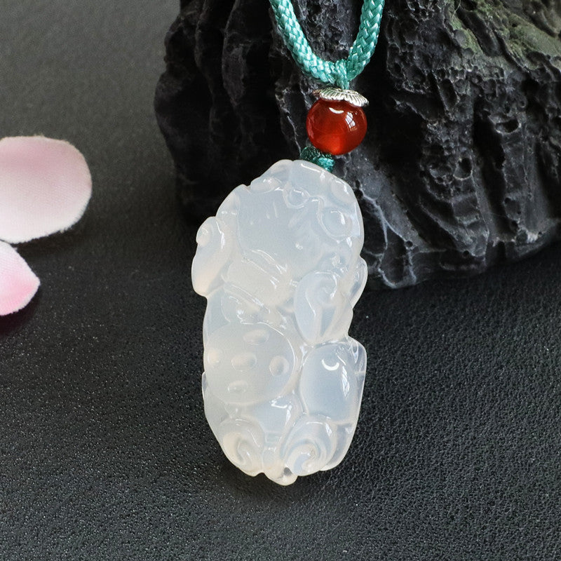 Natural White Chalcedony Pixiu Pendant Jewelry