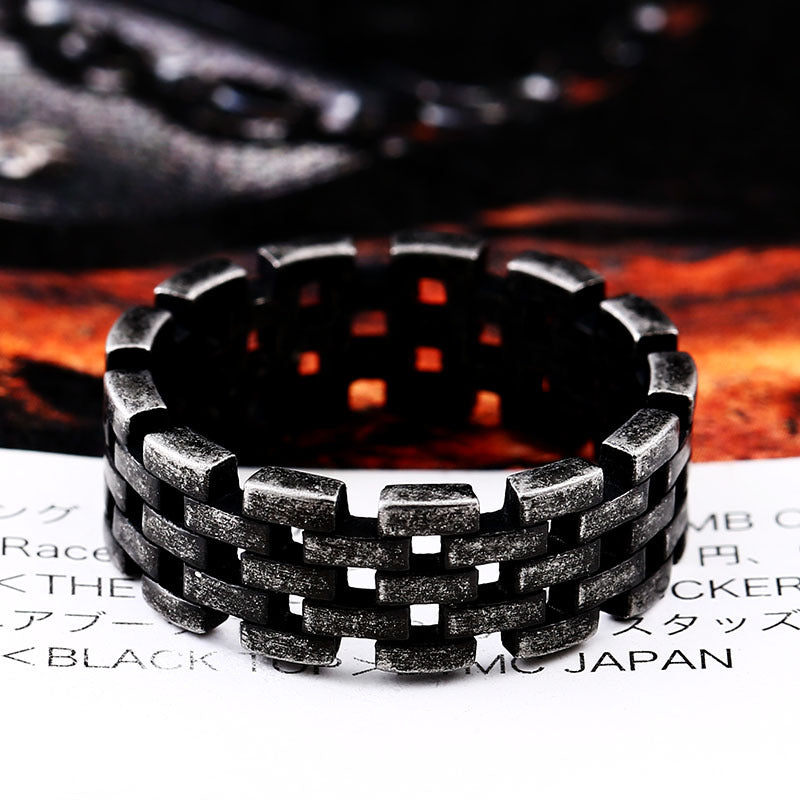 Men's Retro Titanium Steel Ring with European-American Locomotive Chain Design - Wholesale Stainless Steel Jewelry