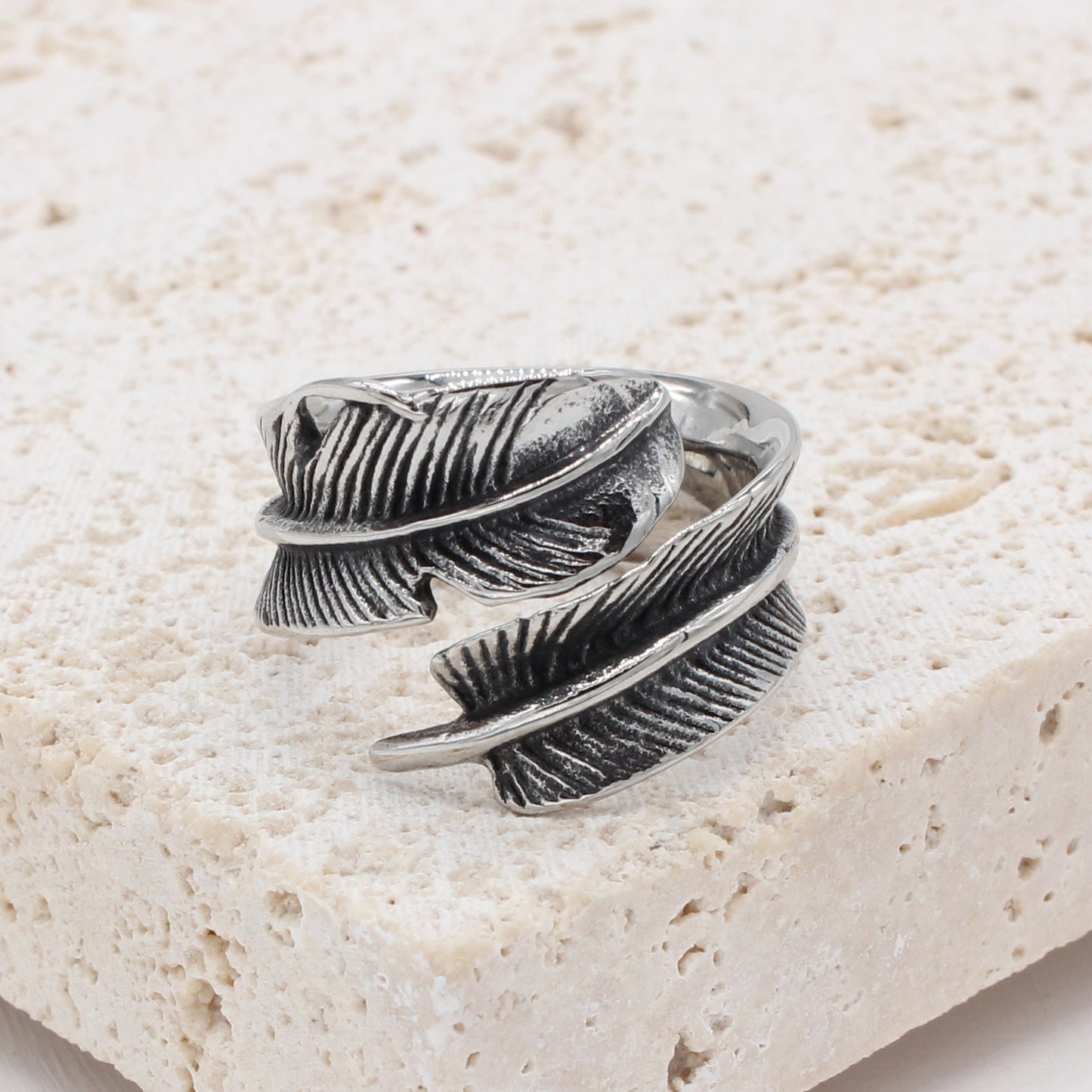 Personalized Retro High Bridge Feather Men's Titanium Steel Ring