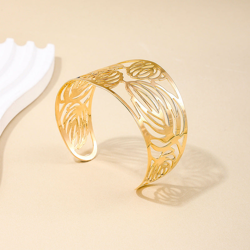 Retro Palace Style Hollow Leaves Open Bracelet - Vienna Verve Collection