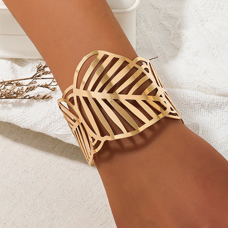 Leafy Chic Metal Bracelet with Irregular Cutout Design