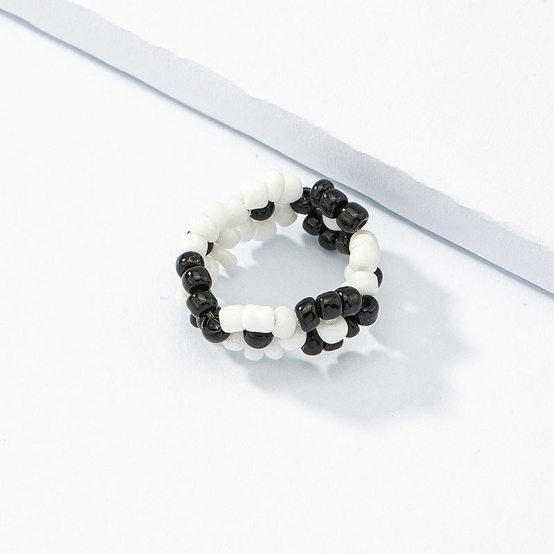 European and American Summer Jewelry Collection: Handcrafted Black and White Beaded Flower Ring