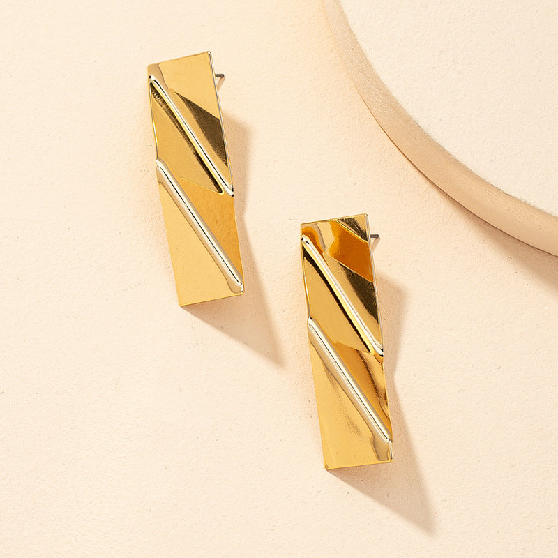 Exaggerated Retro Fashion Metal Geometric Earrings - Vienna Verve Collection