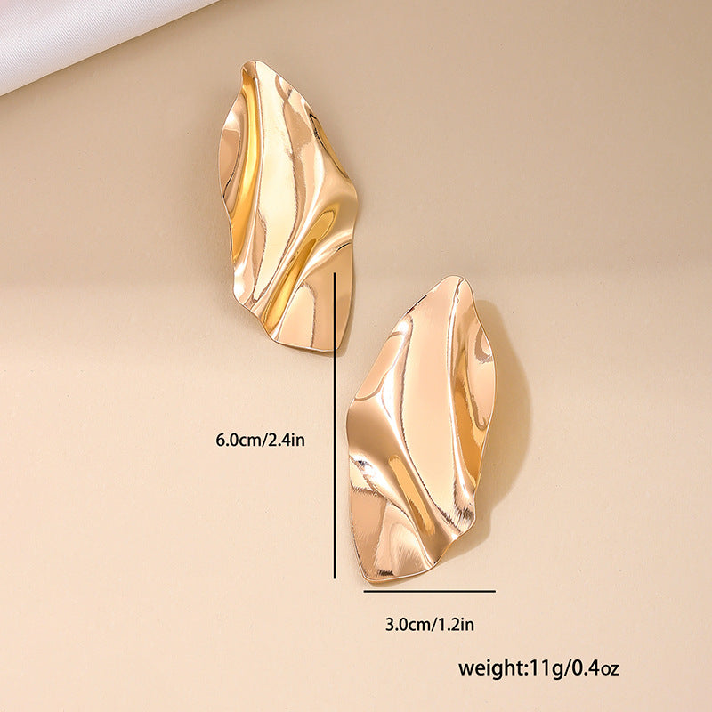 Geometric Minimalist Earrings for Stylish Women on the Go