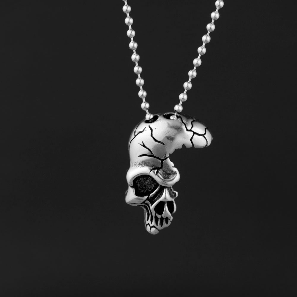 Trendy Titanium Steel Skull Pendant Necklace for Men - Retro Punk Style Fashion Accessory