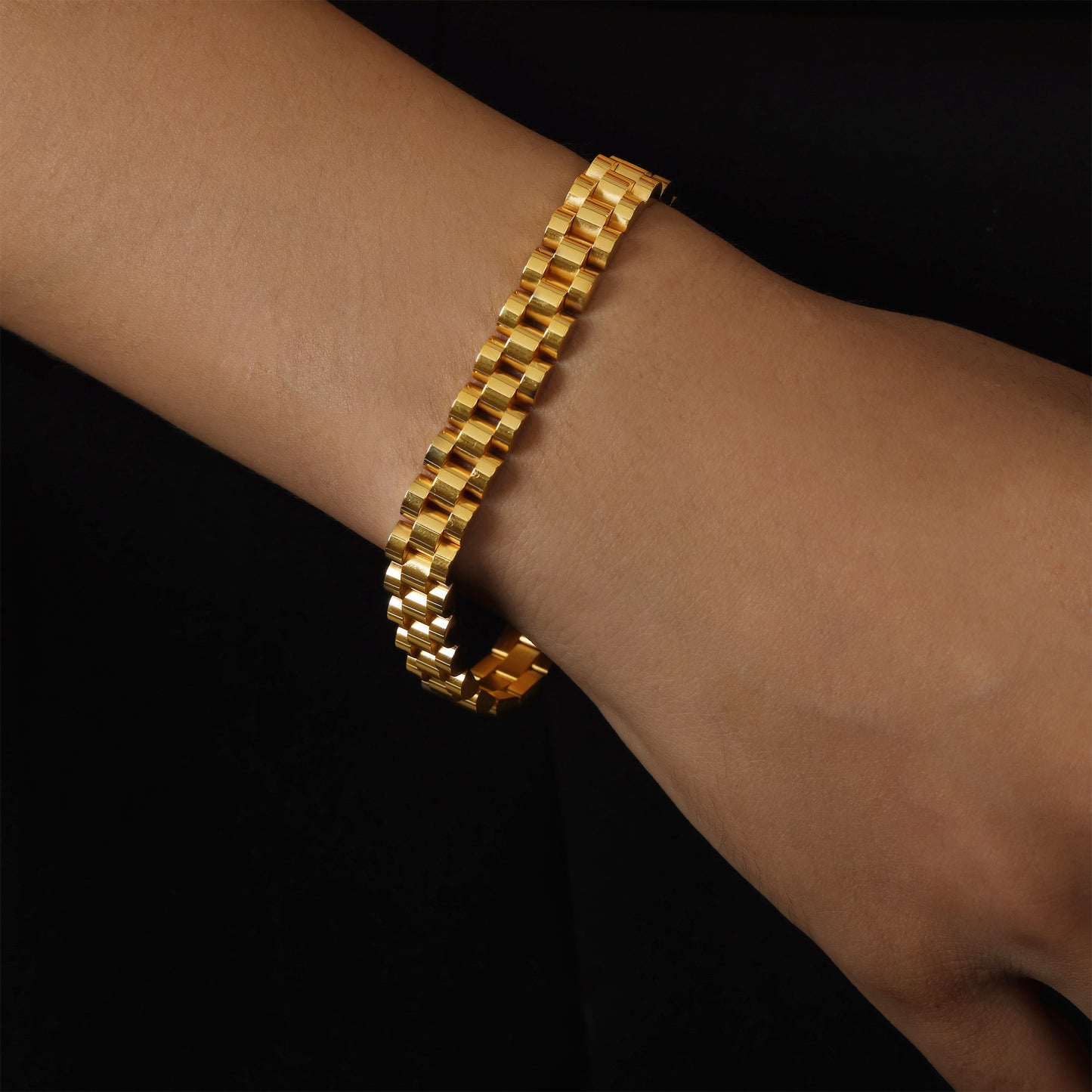 Luxurious Gold-Plated Chain Bracelet for Stylish Women