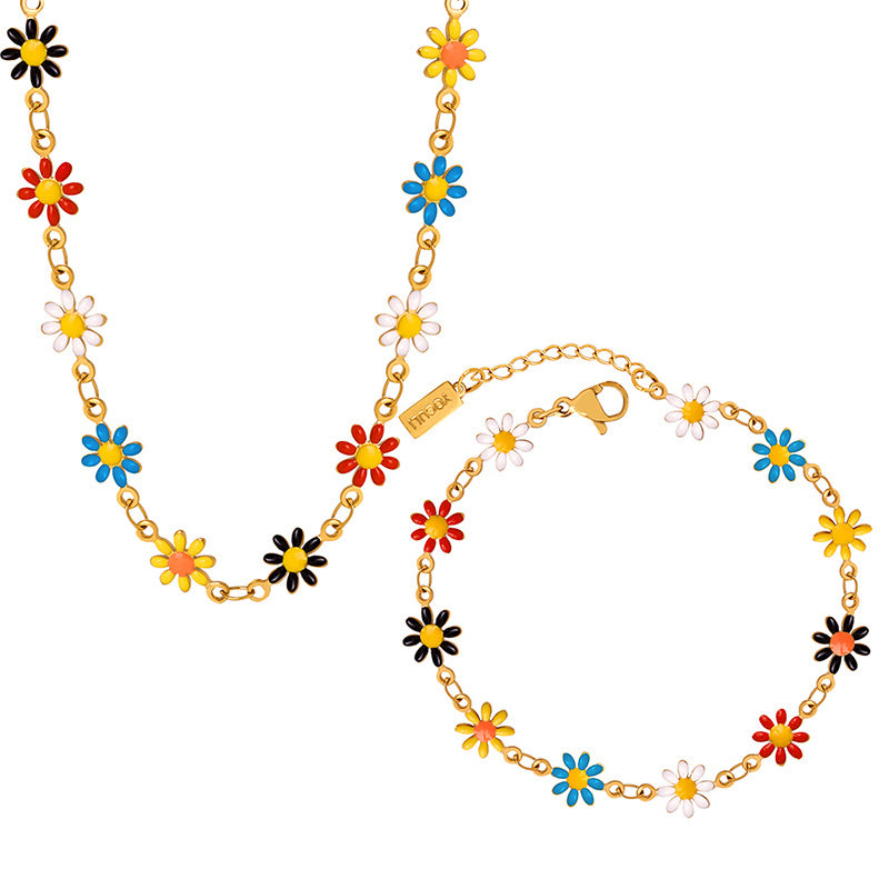 Golden Titanium Steel Jewelry Set with Daisy Chain Design