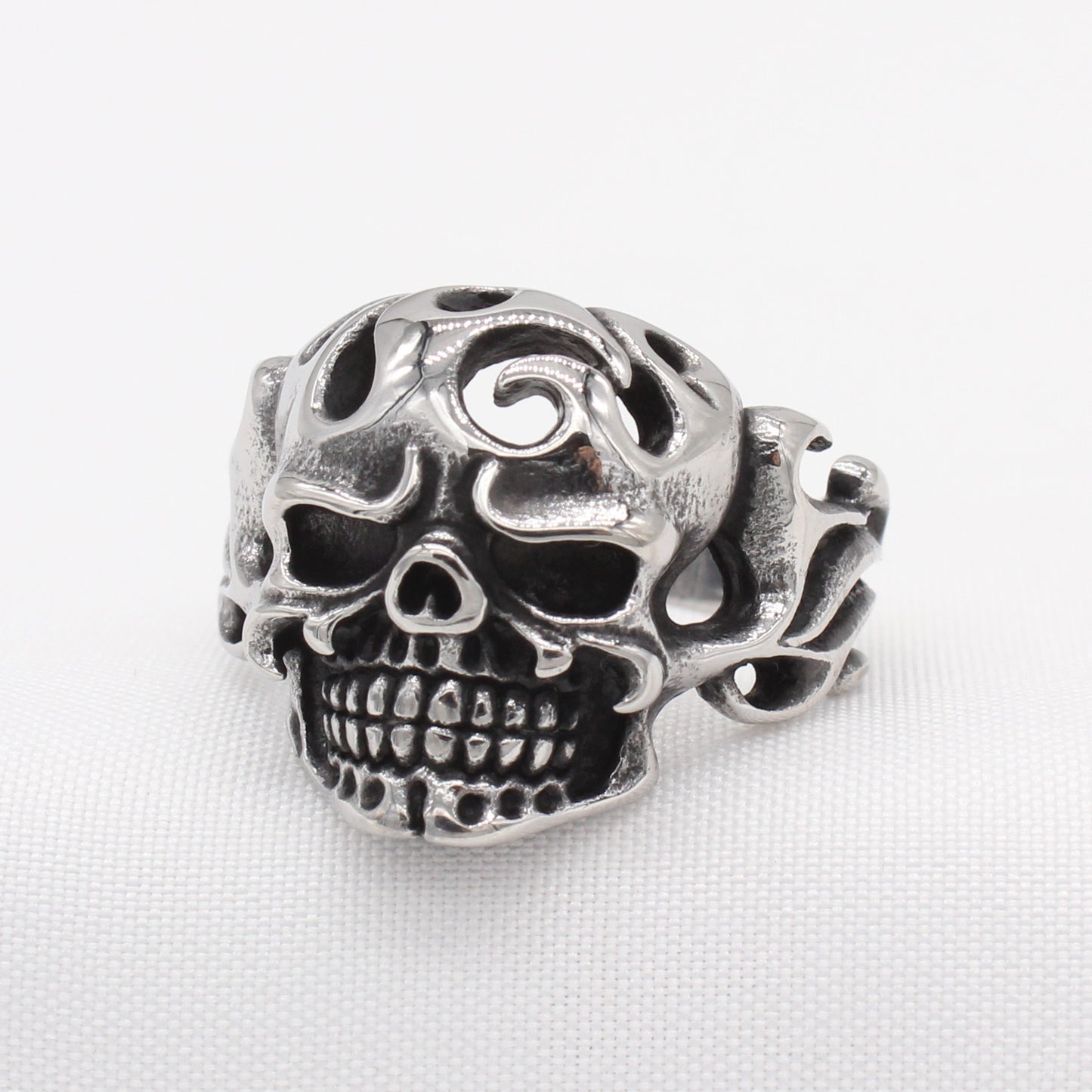 Personalized Retro Skull Titanium Steel Ring for Men - Rock Style Jewelry