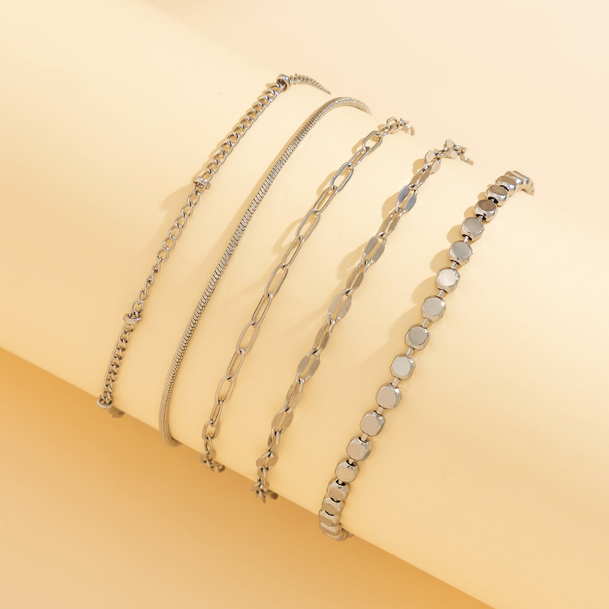 Stylish European and American Gold Bracelet for Women, Elegant and Slim, Delicate Foldable Cuban Chain, Unique Paper Clip Chain Bracelet.