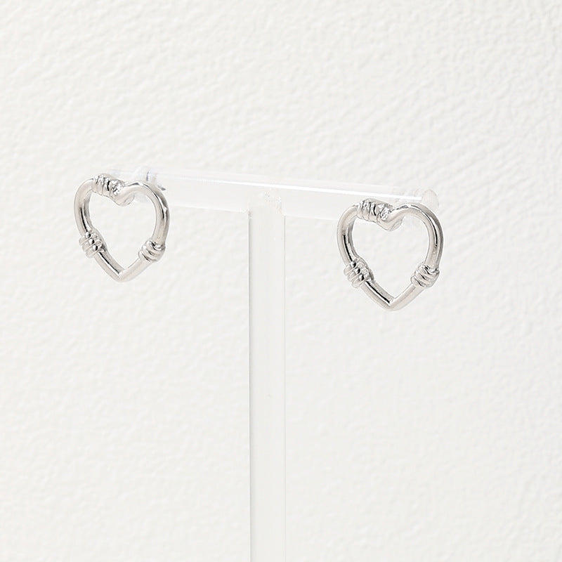 Heart-Shaped Hollow Metal Earrings - Vienna Verve Collection