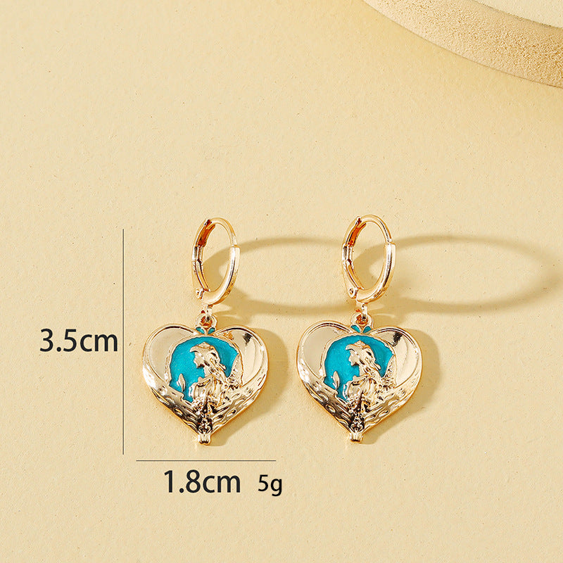 Elegant Vintage Angel Design Earrings with Geometric Stitching