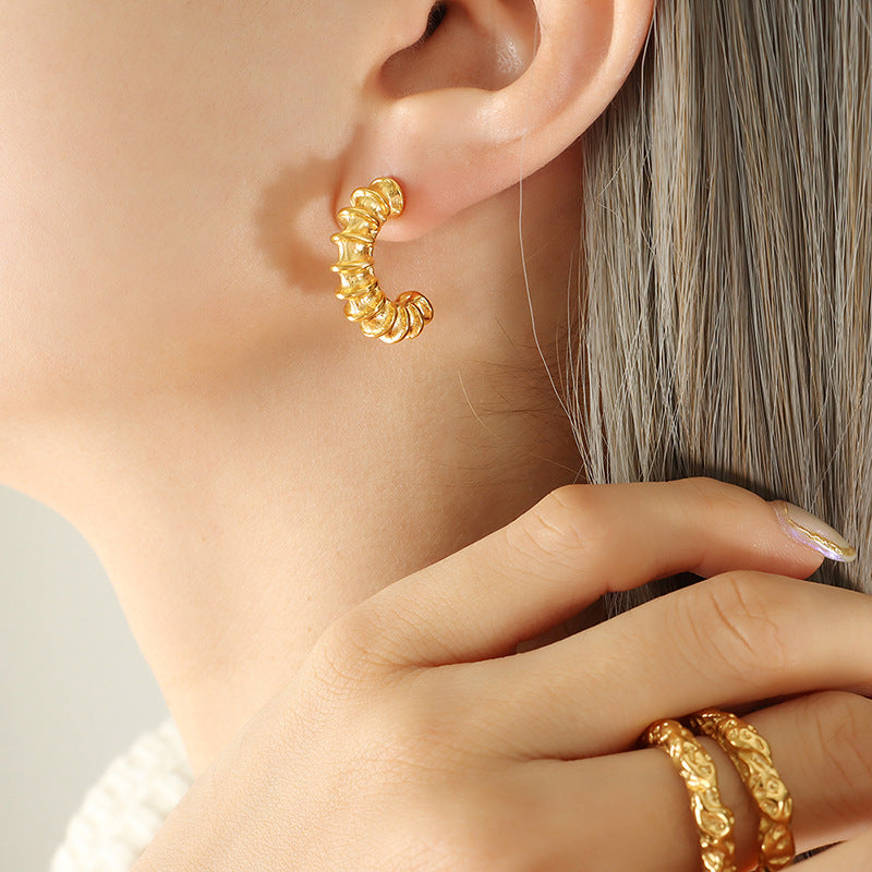 Elegant Titanium Steel Gold-Plated Threaded C-Shaped Earrings