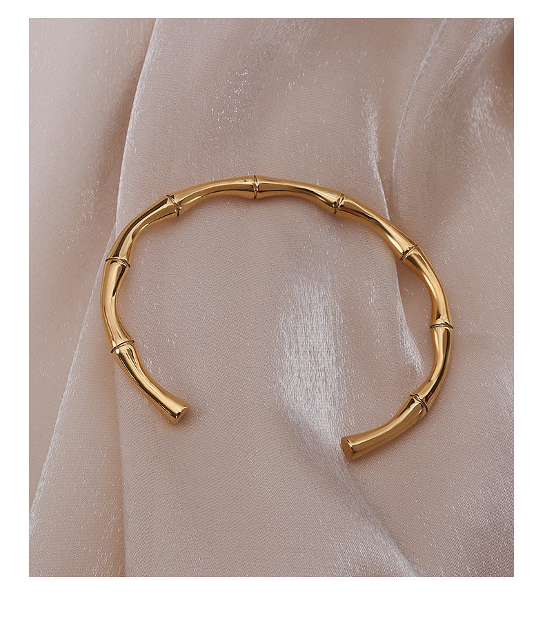 French Open Bracelet with 18k Gold Plating and Titanium Steel - Everyday Genie Collection