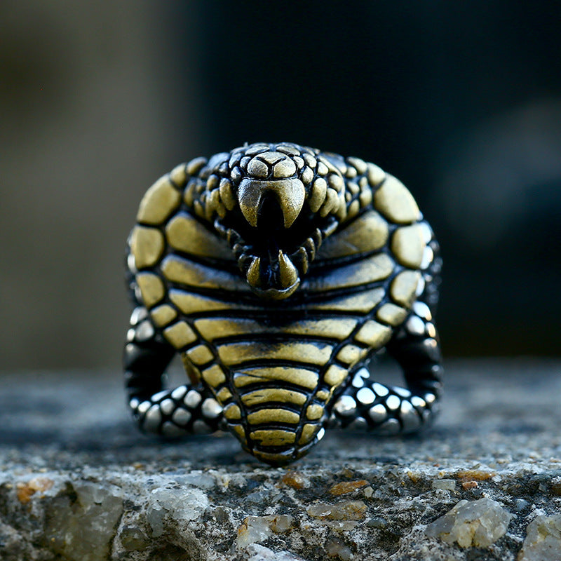 Vintage-Inspired Stainless Steel Cobra Ring for Men - European and American Retro Titanium Steel Design