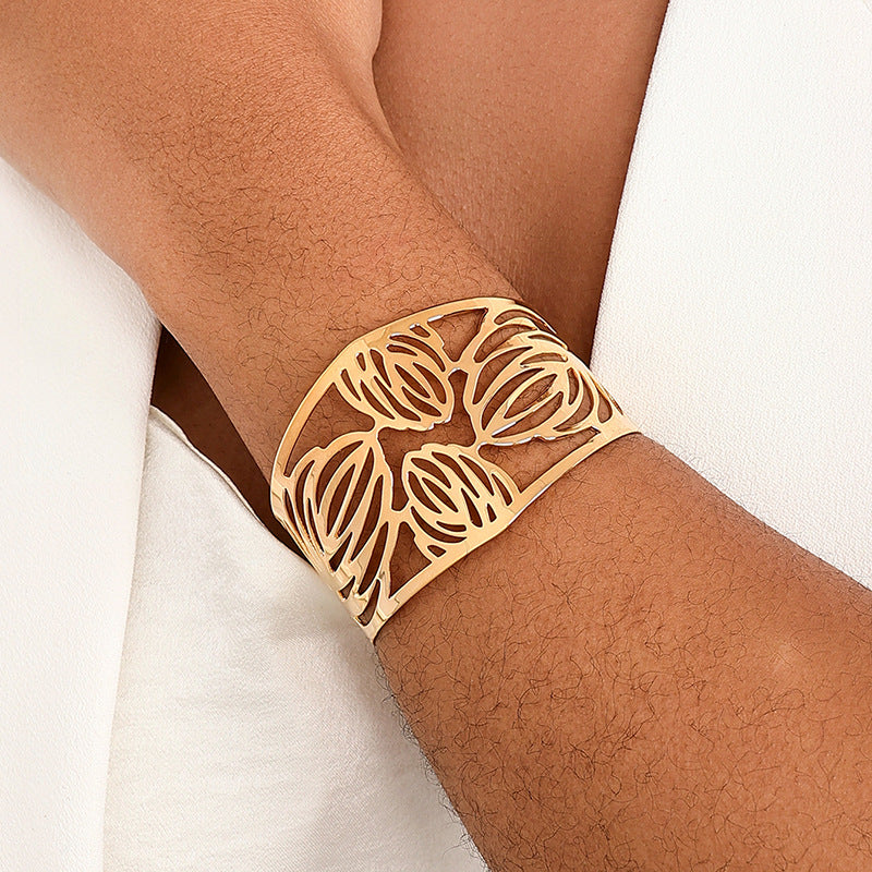 Retro Palace Style Hollow Leaves Open Bracelet - Vienna Verve Collection