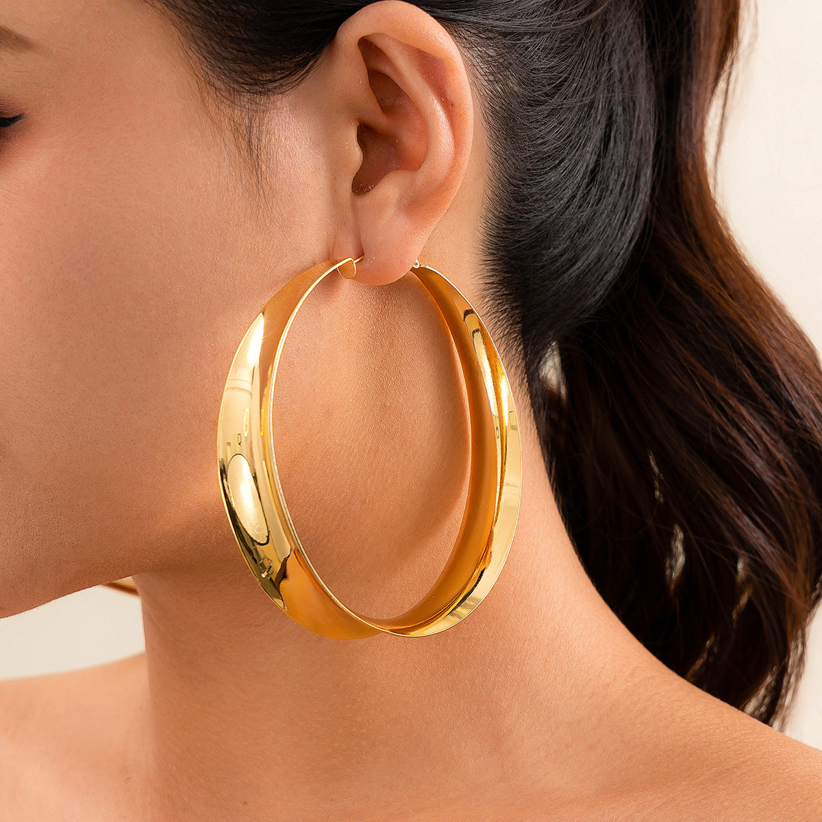 Exaggerated Metal Circle Earrings with Geometric Hollow Design