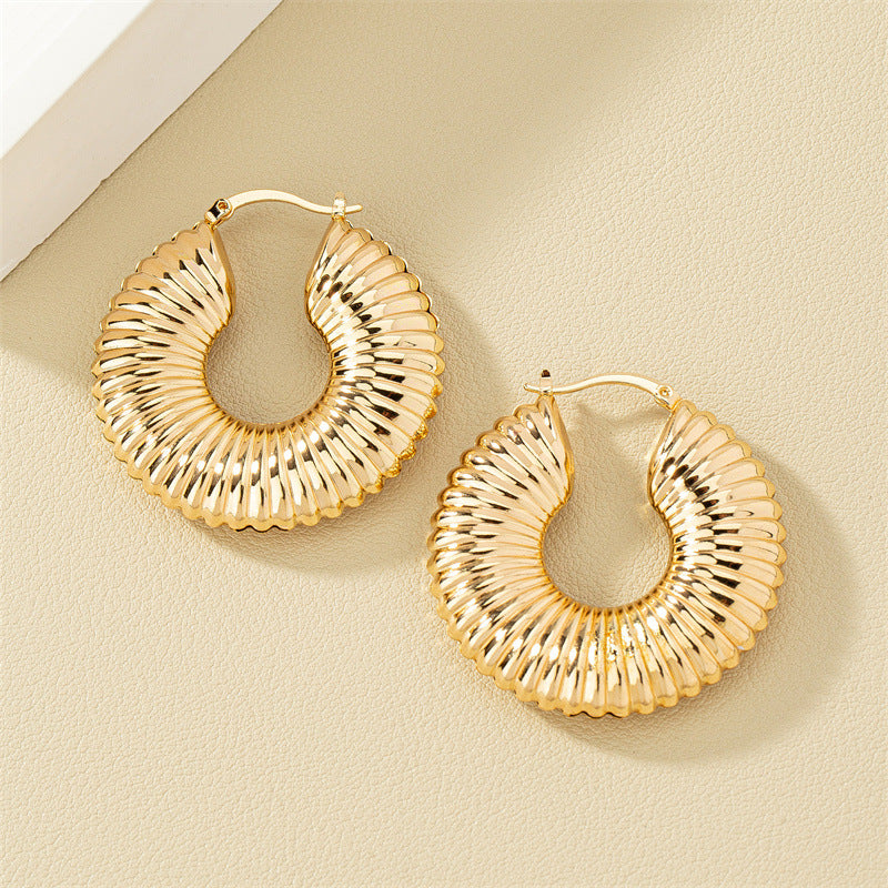 European and American Bestseller: Elegant Metal Texture Earrings for Women - High-End Design and Wholesale Availability