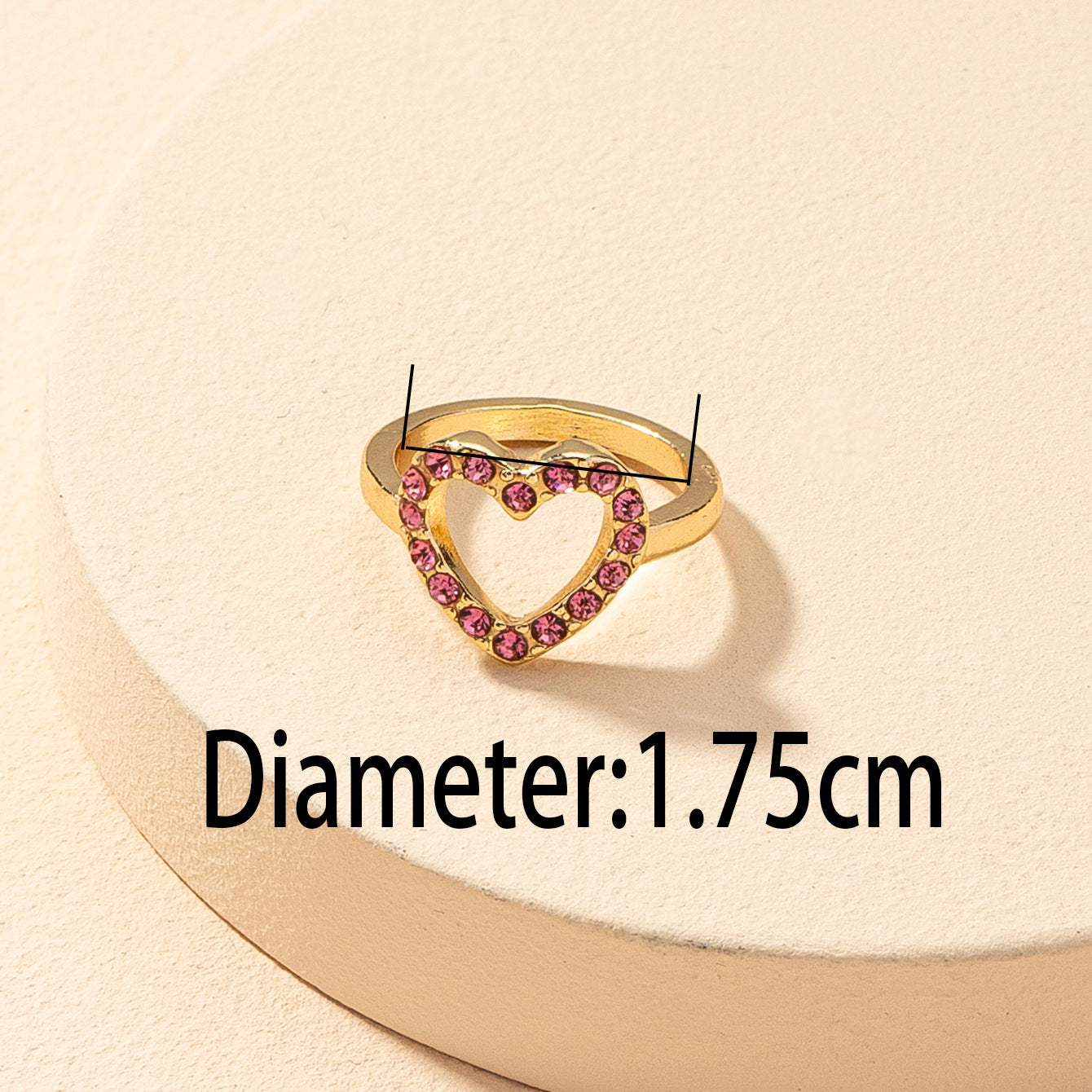 European-American Fusion: Stylish Love Ring for Vacation and Personalized Wear