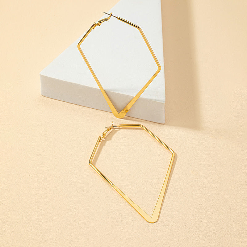 Diamond Metal Lines Geometric Earrings: Minimalistic Elegance