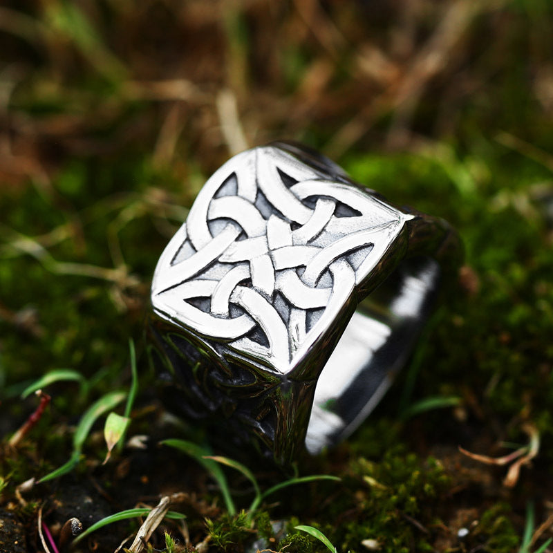 Wholesale Retro Viking Celtic Knot Men's Ring in Stainless Steel and Titanium