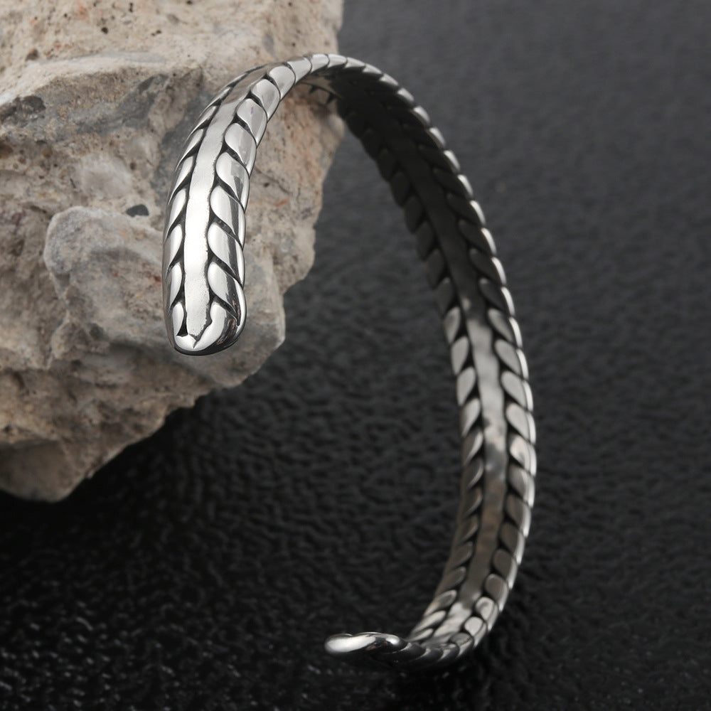 Titanium Steel Woven Bracelet for Men – Modern Fashion Statement in Stainless Steel