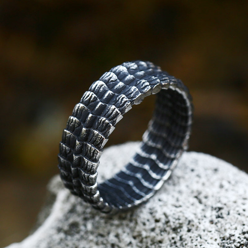 Men's Retro Dragon Scale Titanium Steel Ring - Unique Stainless Steel Jewelry for Bold Style