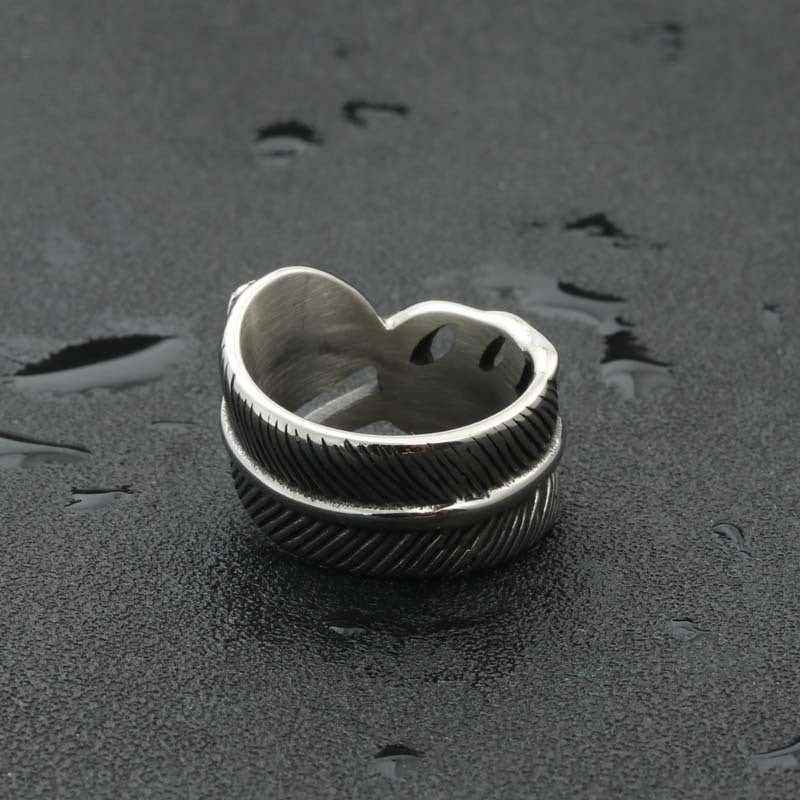 Titanium Steel Retro Feather Ring for Men - Unique Punk Wing Design