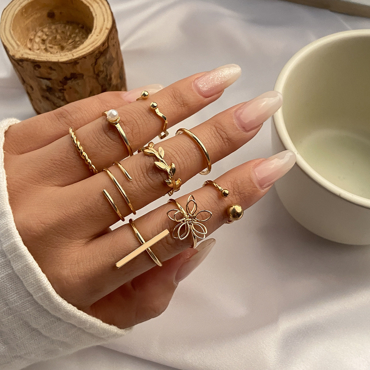 European and American Cross-border Jewelry Set with Mixed Flowers, Pearls, Stars, and Moon, Elegant Metal Hollow Bracelet with Inlaid Design