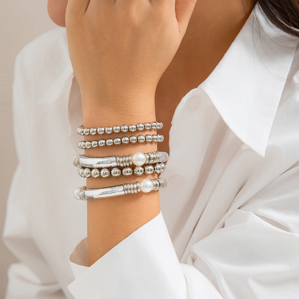 Retro Metallic Alloy Bracelet with Imitation Pearls