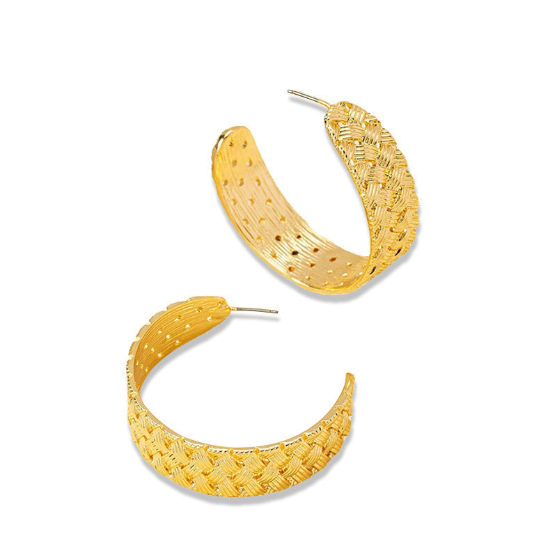 Retro Chic Textured Alloy C-Shaped Earrings - Vienna Verve Collection