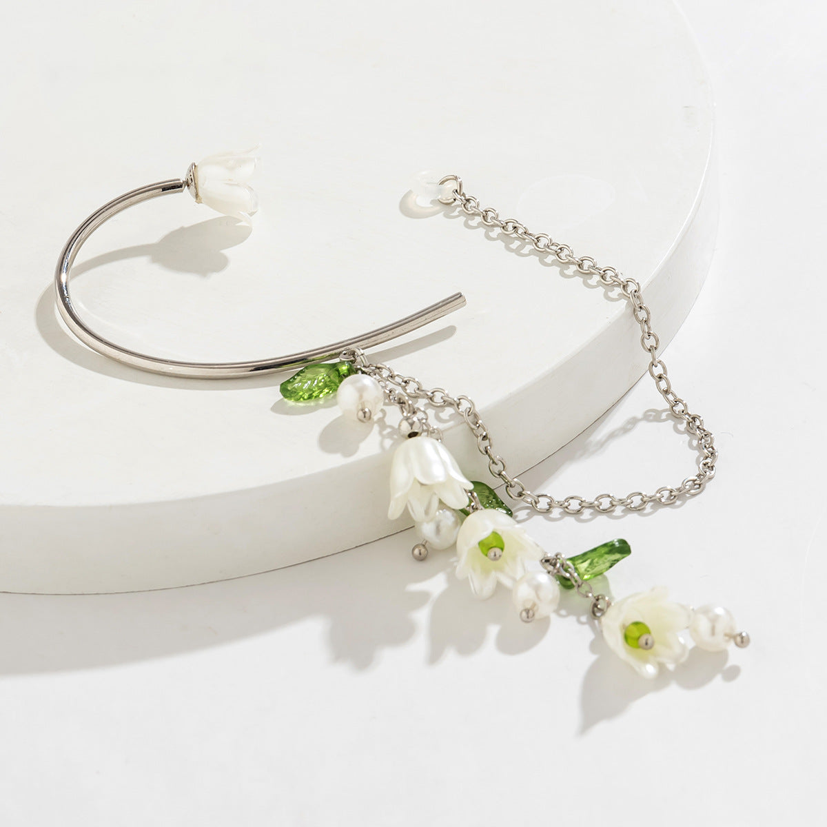 Temperament Pearl Earphone Chain with Lily of The Valley Design