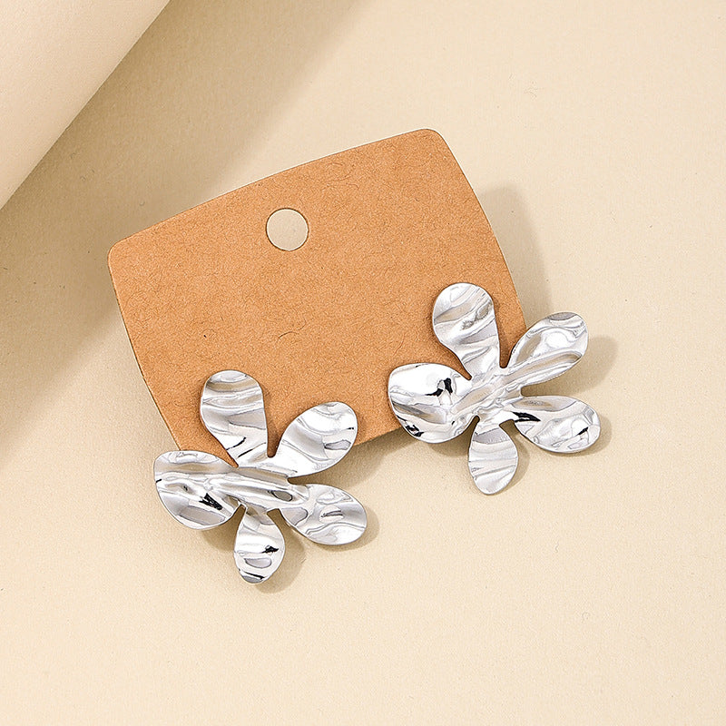 Exaggerated Retro Korean Heart Flower Earrings for Stylish Women