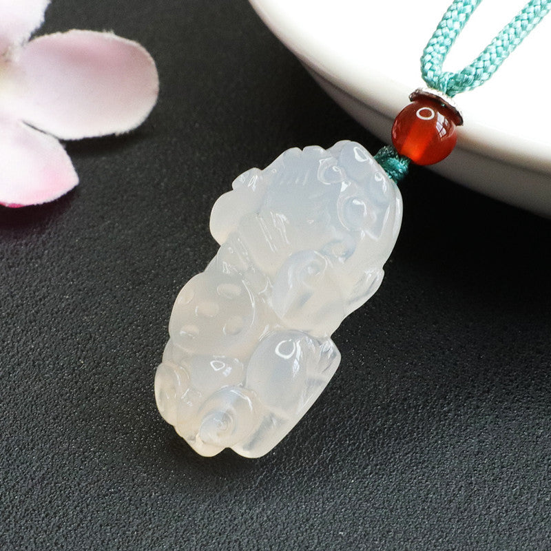 Natural White Chalcedony Pixiu Pendant Jewelry