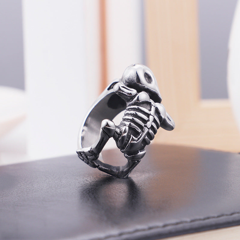 Punk-inspired Oversized Skull Ring for Men - Stainless Steel Halloween Accessory