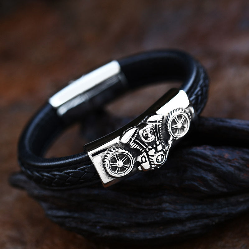 Vintage-Inspired Men's Skull Woven Leather Bracelet - Ethnic Titanium Steel Adventure Accessory