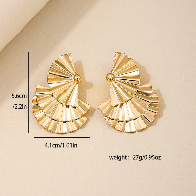 Exquisite Fan-Shaped Earrings with a Bold European-Inspired Design