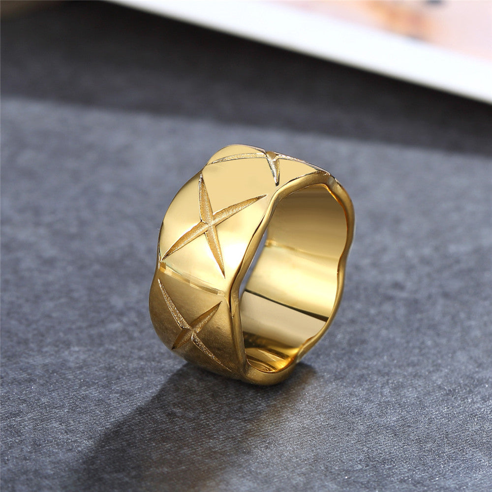 Small Fragrance Titanium Steel Ring with European and American Checkered Design