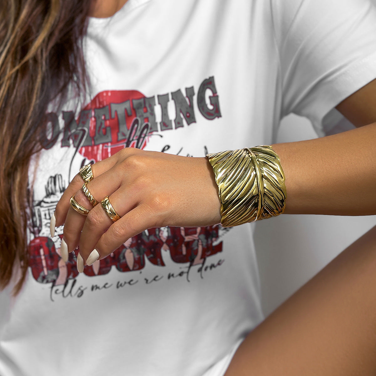 Bohemian Retro Alloy Bracelet with Feather Design for Women from Vienna Verve Collection