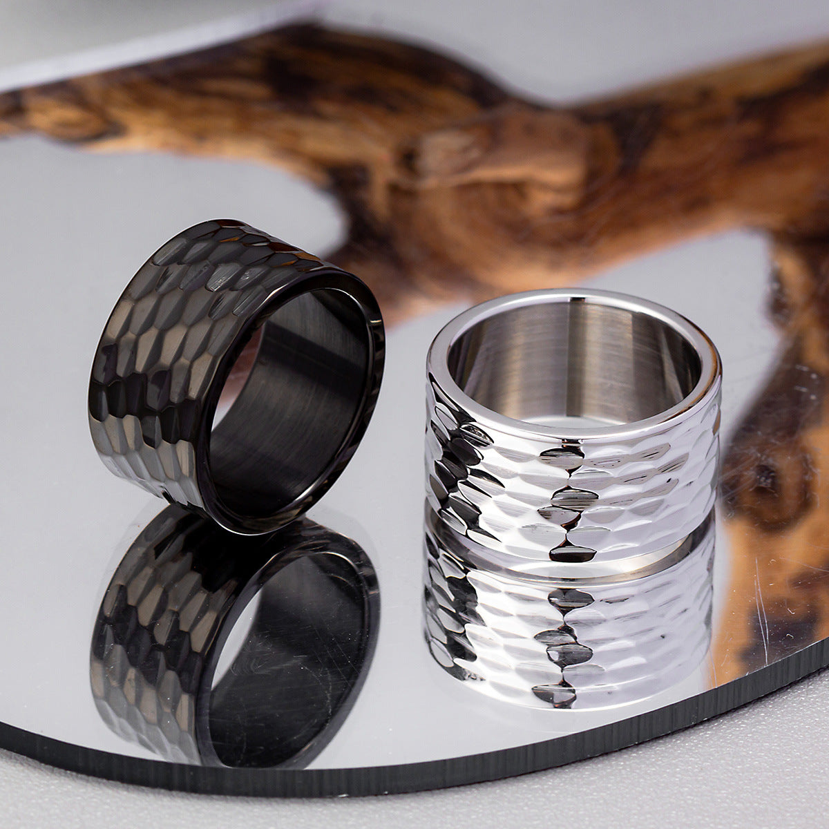 European and American Titanium Steel Beat Pattern Ring for Men