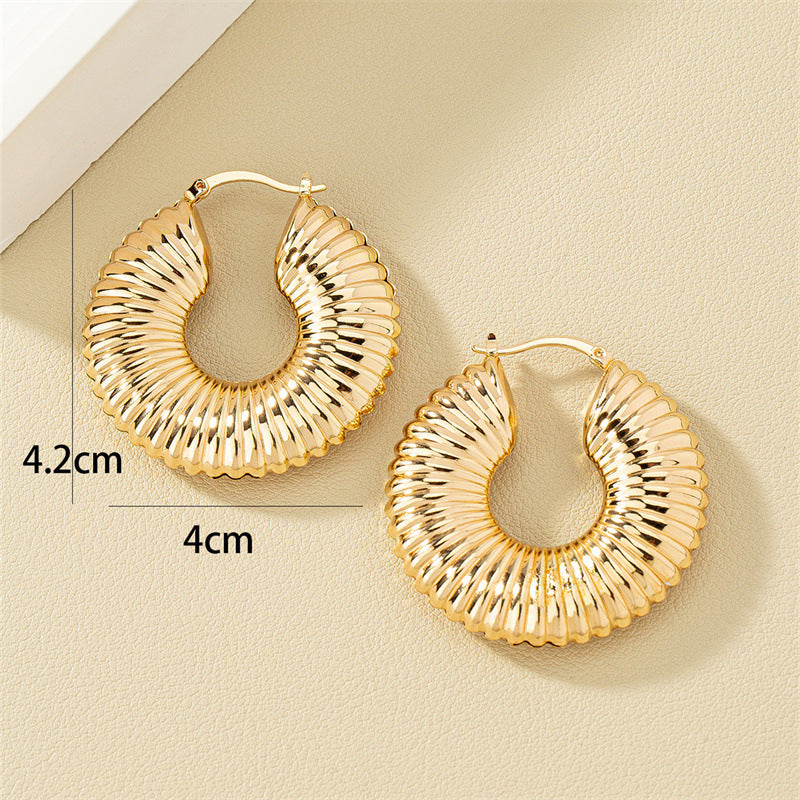 European and American Bestseller: Elegant Metal Texture Earrings for Women - High-End Design and Wholesale Availability