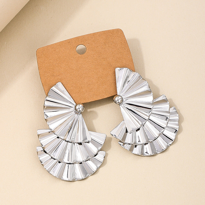 Exquisite Fan-Shaped Earrings with a Bold European-Inspired Design